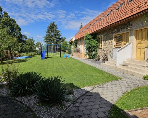 Penzión pod Kriváňom_Detské ihrisko3